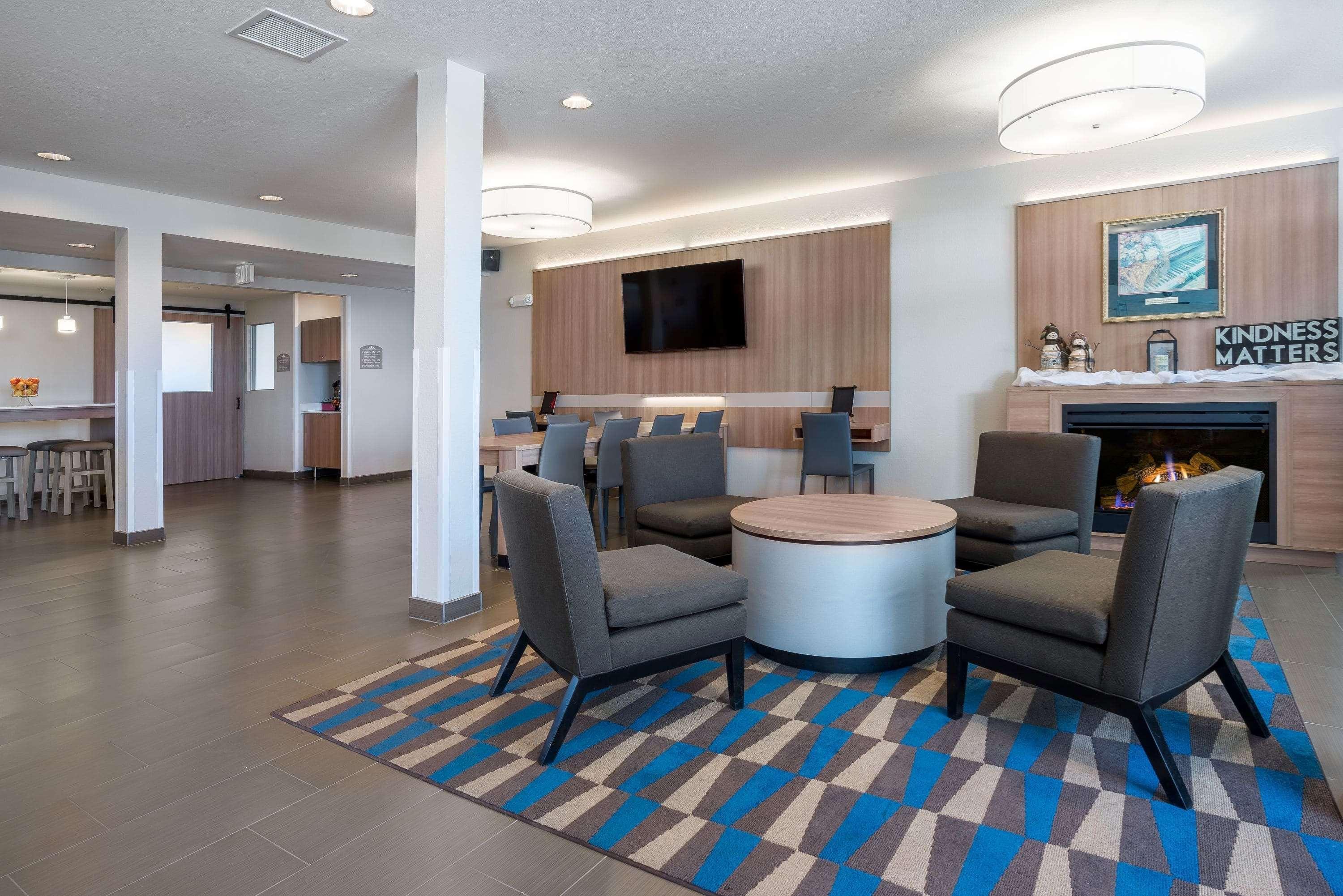 Microtel Inn & Suites By Wyndham Moorhead Fargo Area Exterior photo